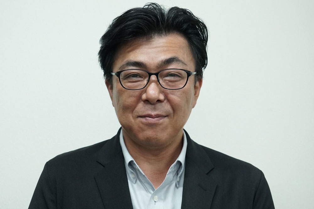 巴　敬二