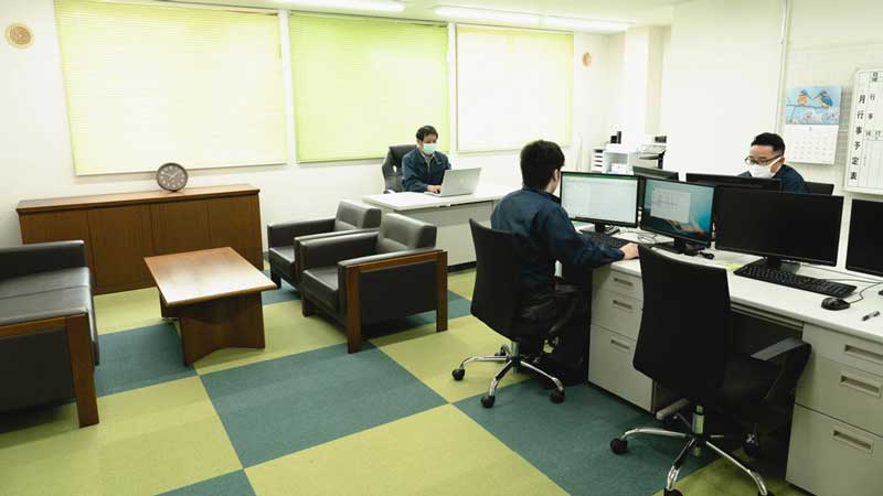 東研冷機工業㈱本社内観